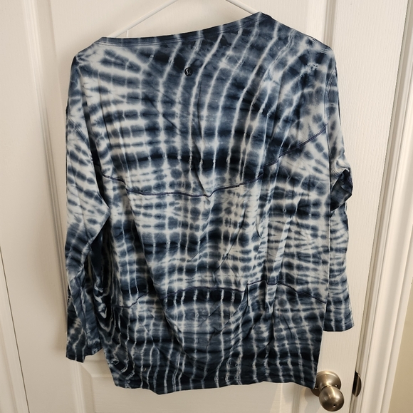 Lululemon Top (worn once & washed) - Picture 3 of 3